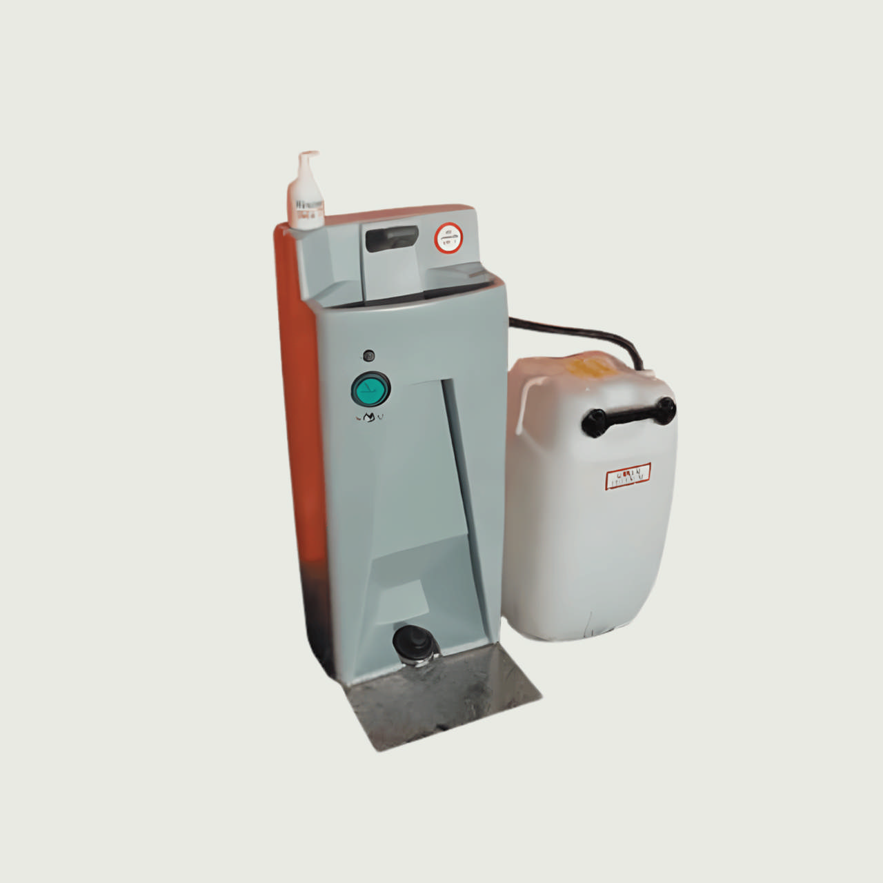 Servant med fotpumpe og tank