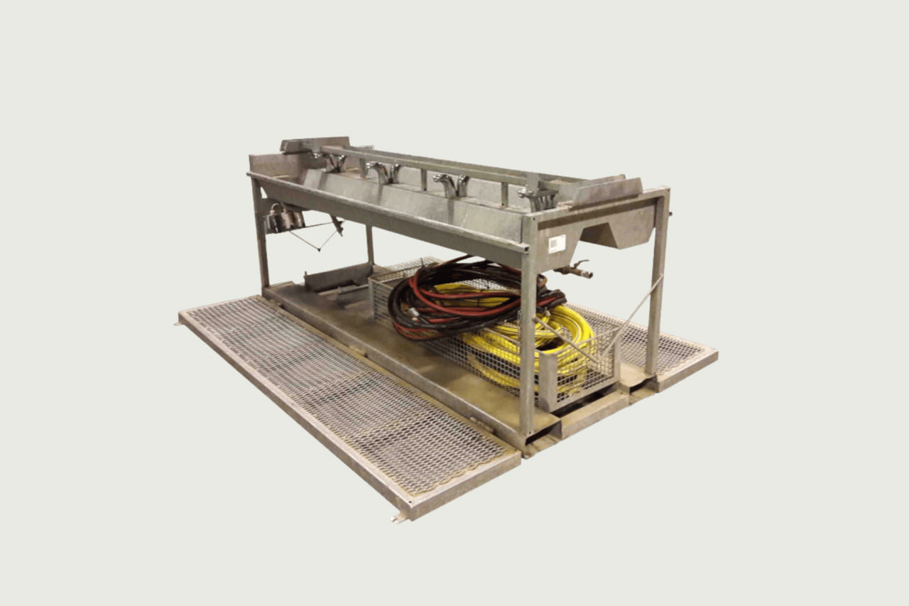 Vaskerom med 8 berøringsfrie kraner