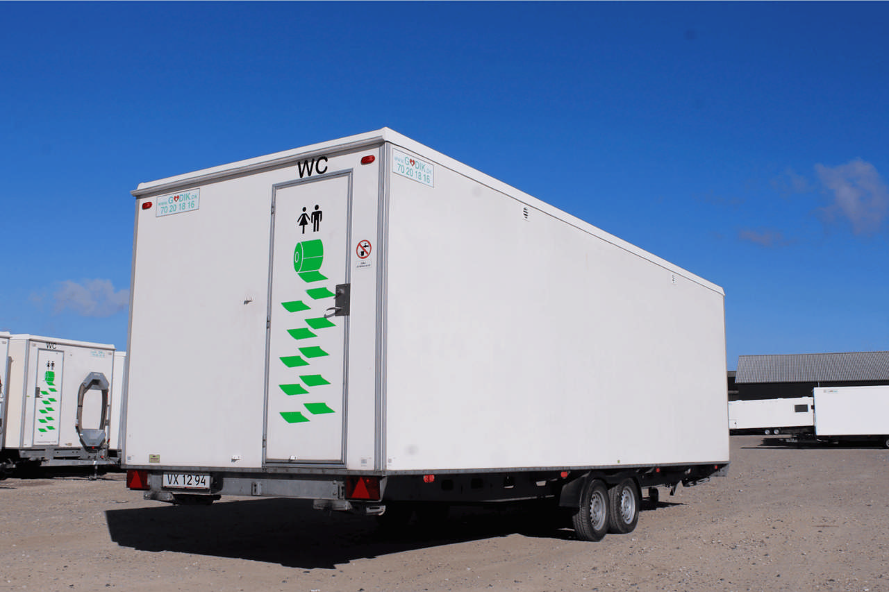 Luksus toalettvogn med 10 toaletter