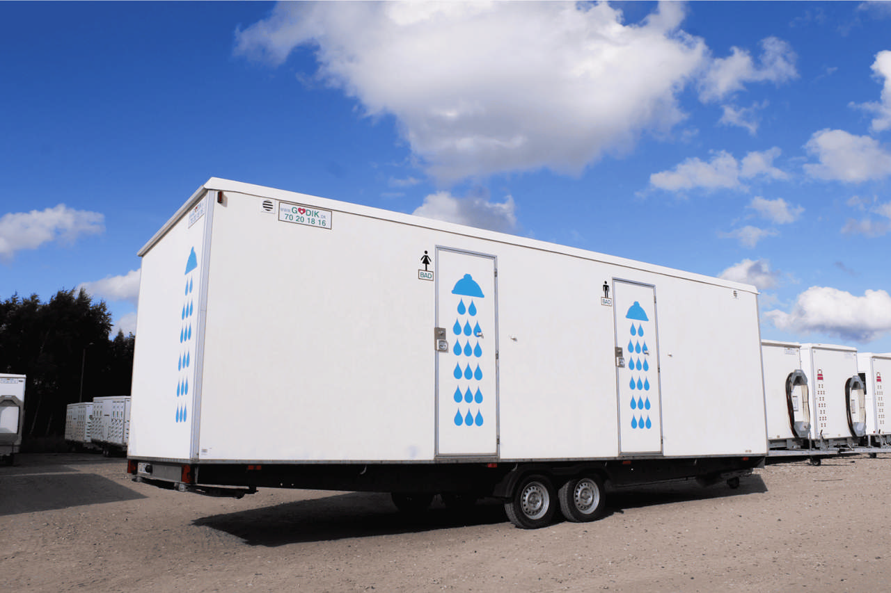 Badevogn med 2x4 bad, gass varmtvannsbereder og toalett 