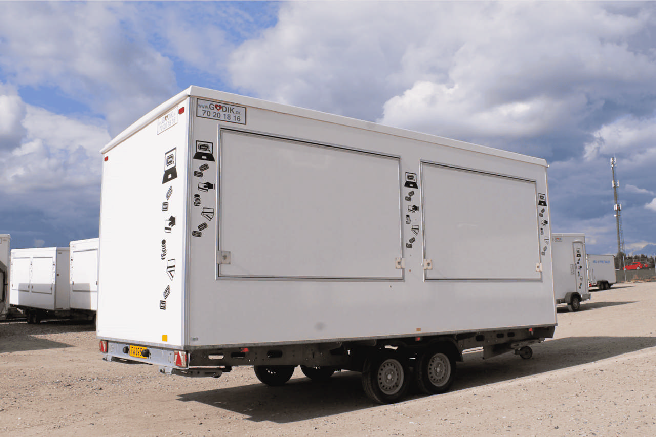 Stor billettvogn med 6 salgsluker