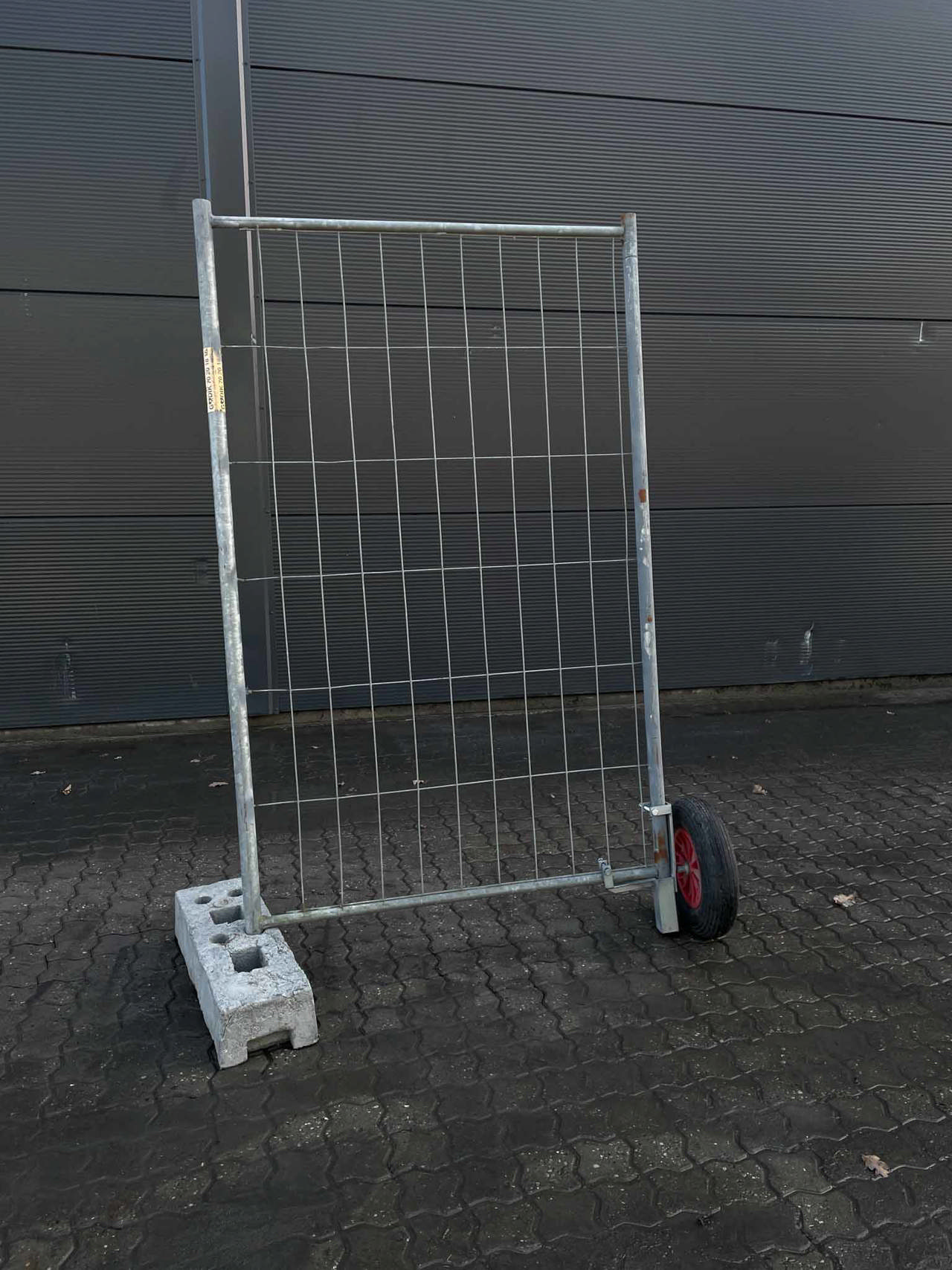 Gjerdeport 1 m høy og bred